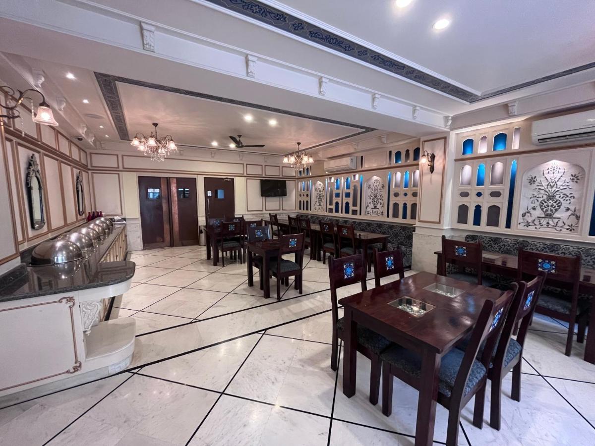 Ratnawali - A Vegetarian Heritage Hotel Джайпур Екстер'єр фото